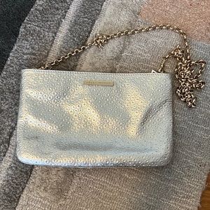 Kelly Wynne. Great for weddings or events !